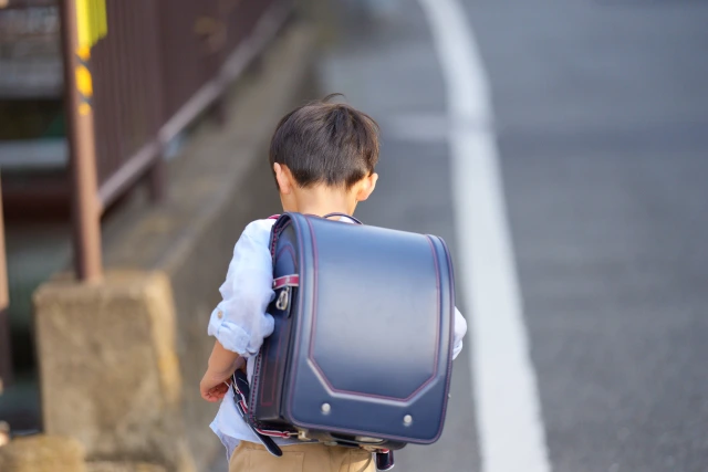 付き添い登校はいつまで続けるべき？